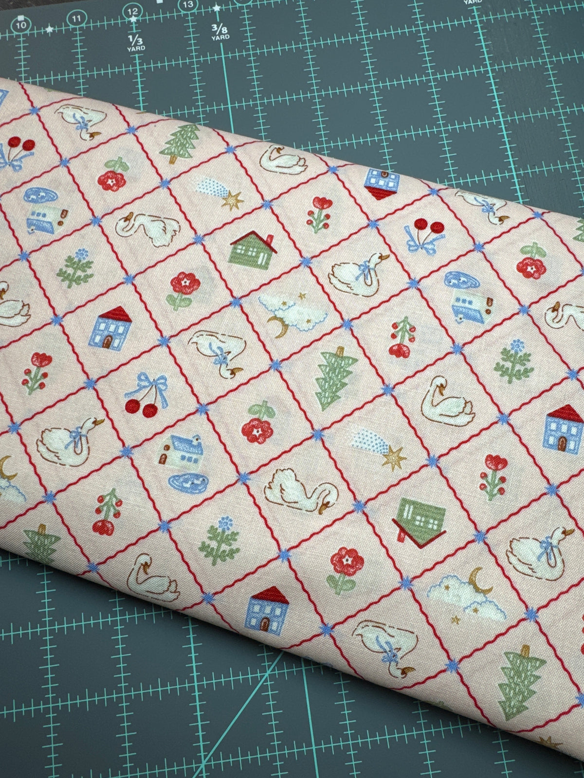 Diamonds with Vintage Motifs - Pink - Cosmo