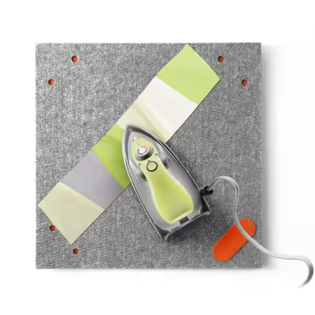 Oliso Mini Iron With Trivet Pistachio