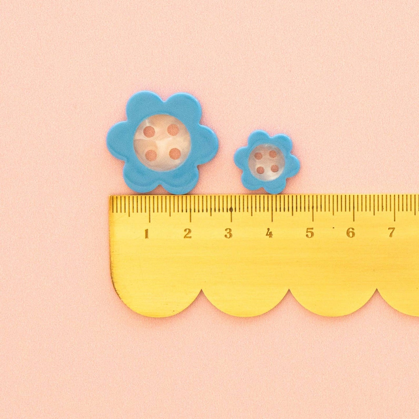 Blue Daisy Small 5/8" Buttons - Sarah Hearts